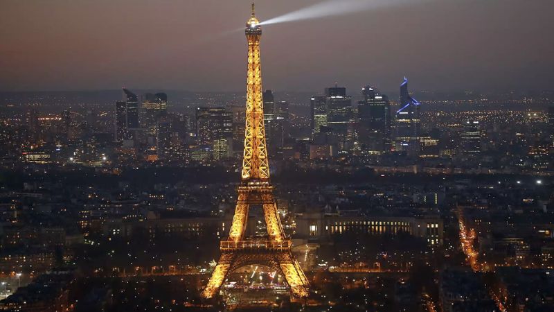 địa điểm nổi tiếng ở Paris Tháp Eiffel