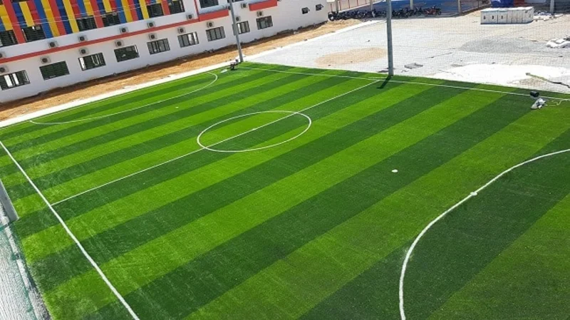 Sân bóng nhân tạo Thăng Long