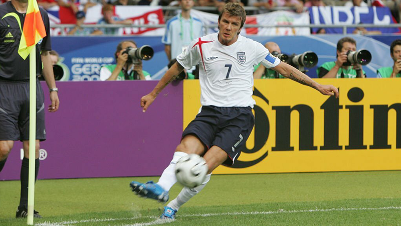 David Beckham là cầu thủ thường xuyên thực hiện những quả đá phạt góc