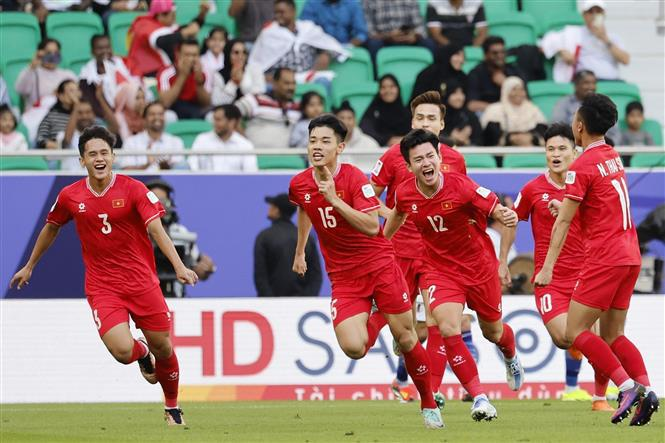 HLV Troussier khen ngợi ĐT Việt Nam trước Nhật Bản tại Asian Cup 2023